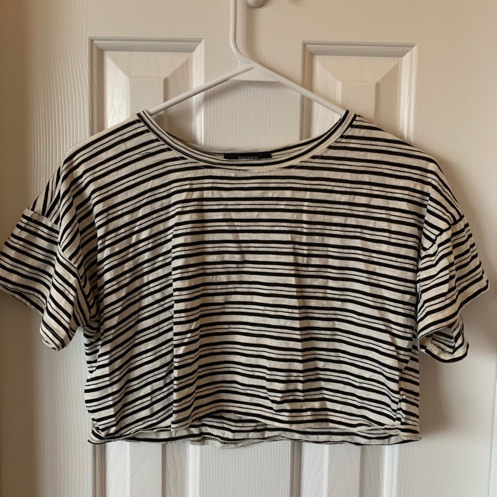 striped short sleeve crop